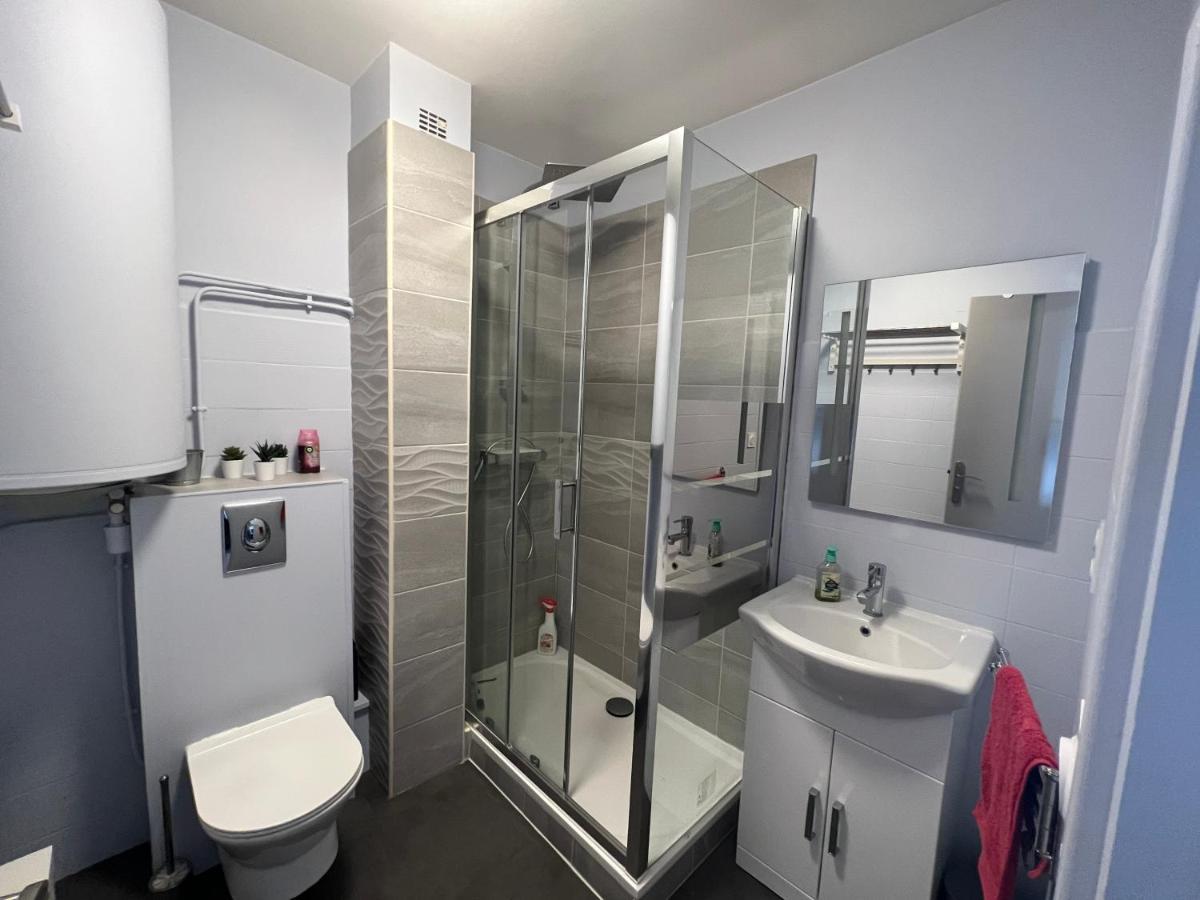 Apartment Pour 2 Personnes En Avec Terrasse La Londe-les-Maures